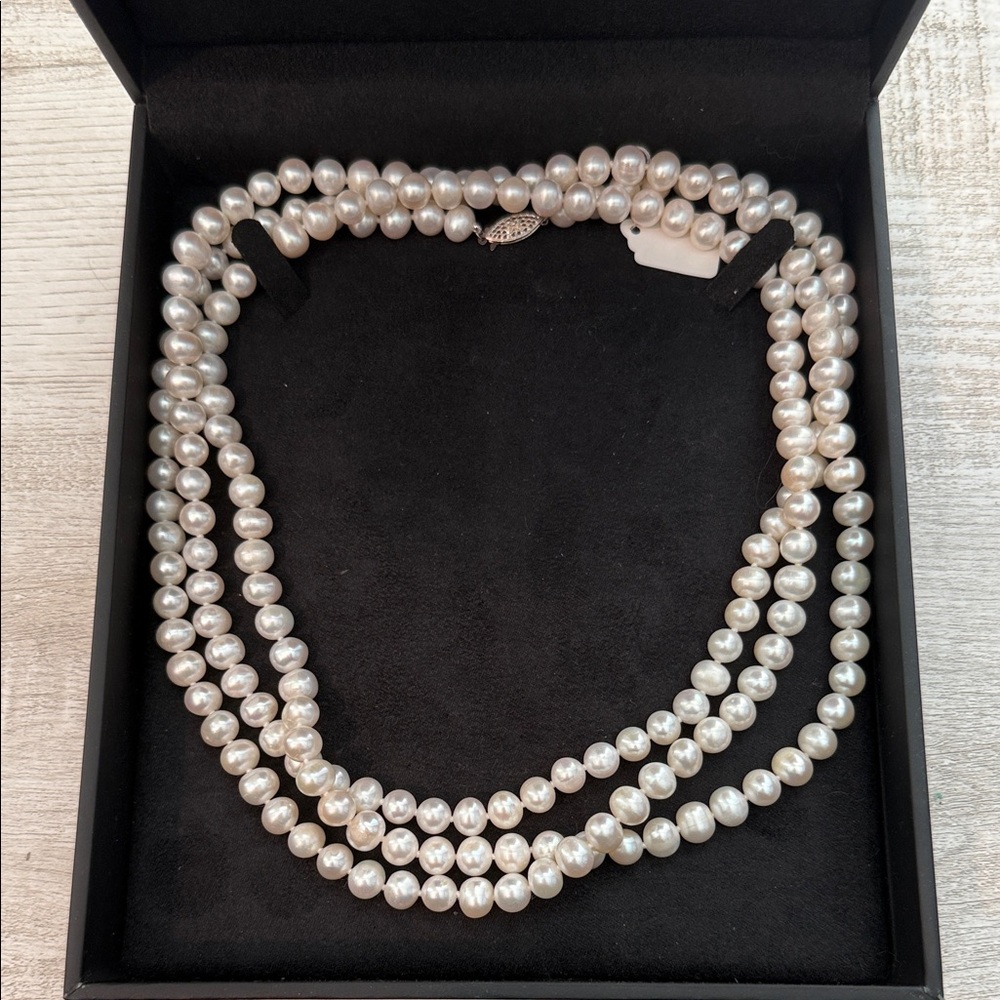 Elegant Pearl Necklace